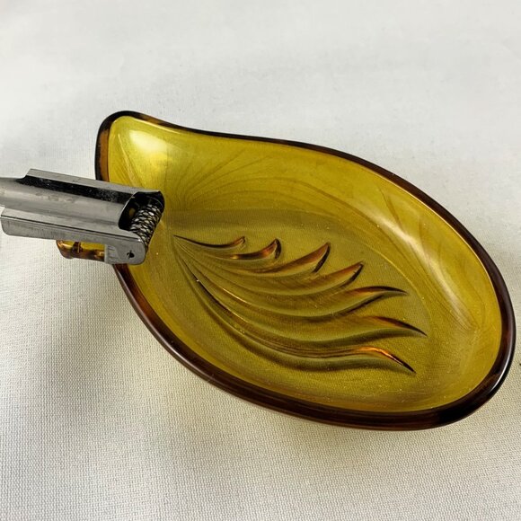 BRAND NEW Original 1952 Vintage Antique Chaperone Cigarette Ashtray, Amber Glass - Picture 1 of 2